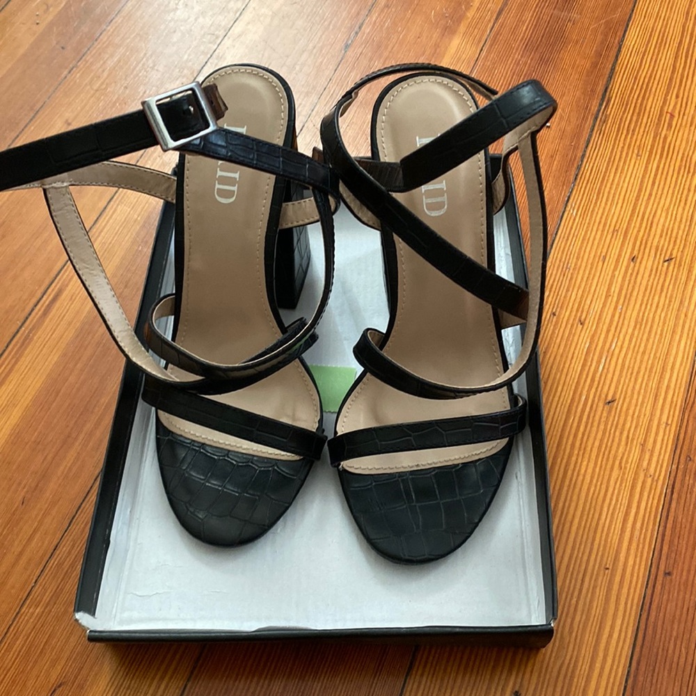 ASOS BLACK STRAPS HEELS